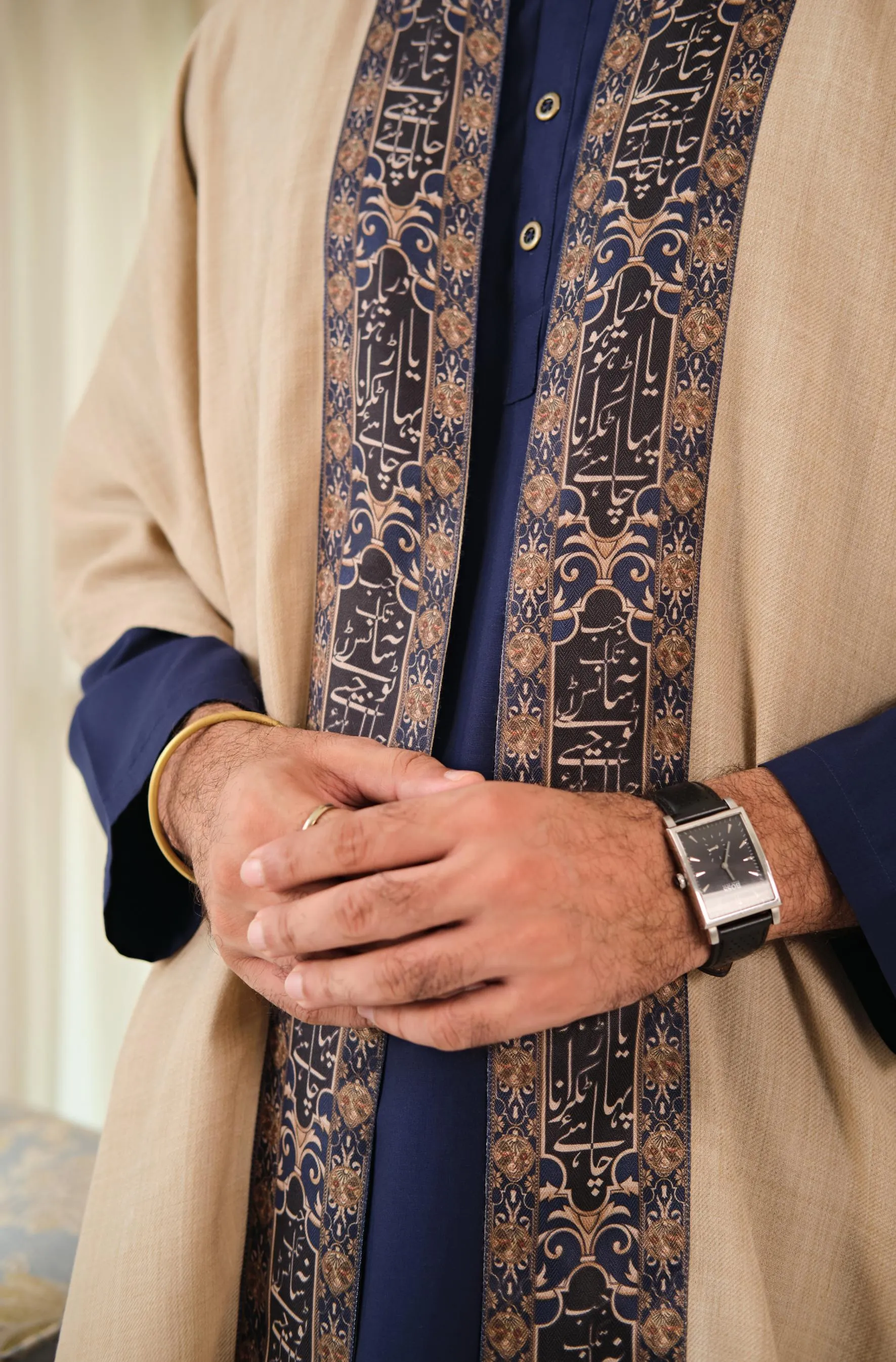 Dariya Cape - Beige & Blue