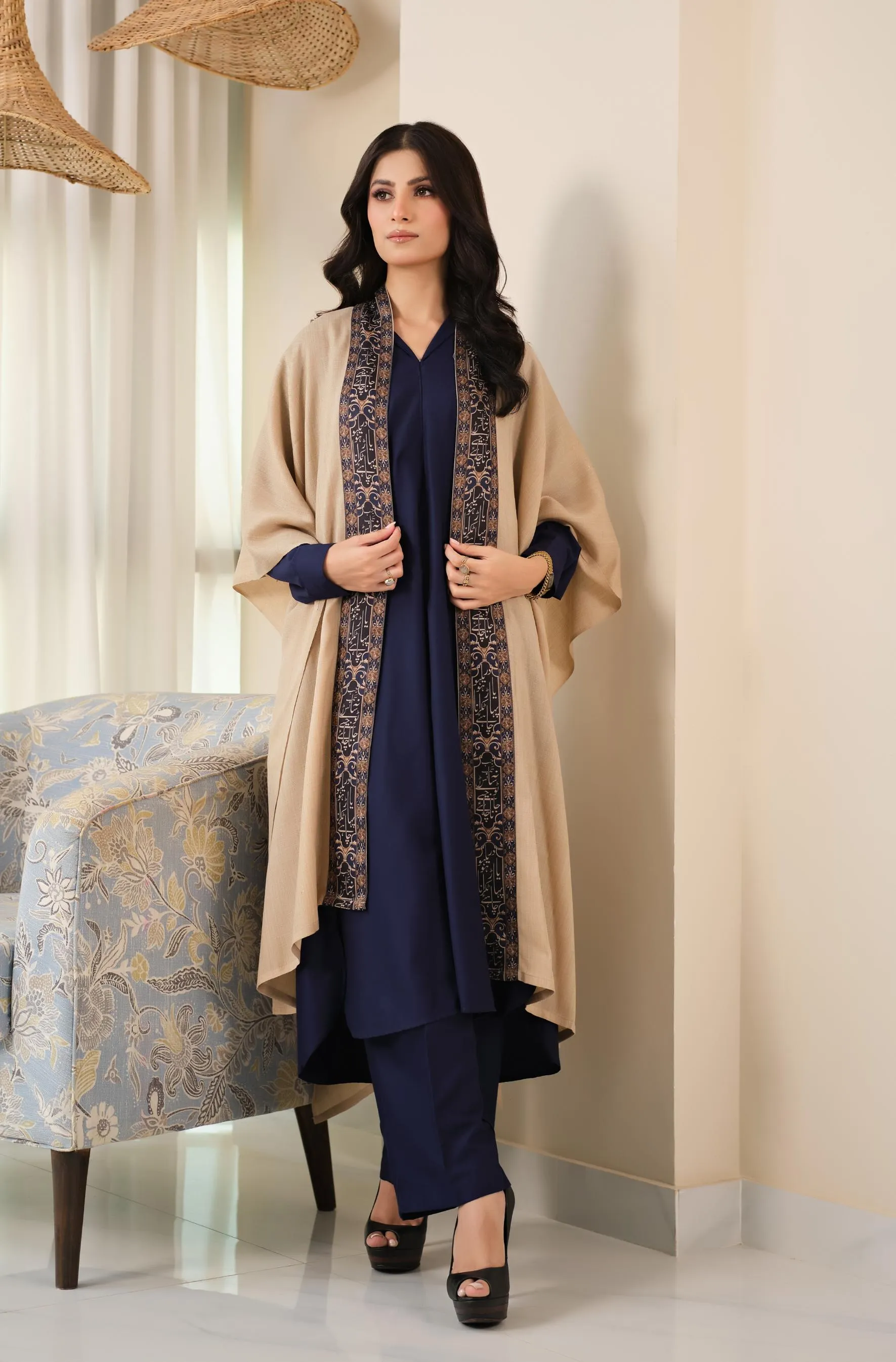 Dariya Cape - Beige & Blue