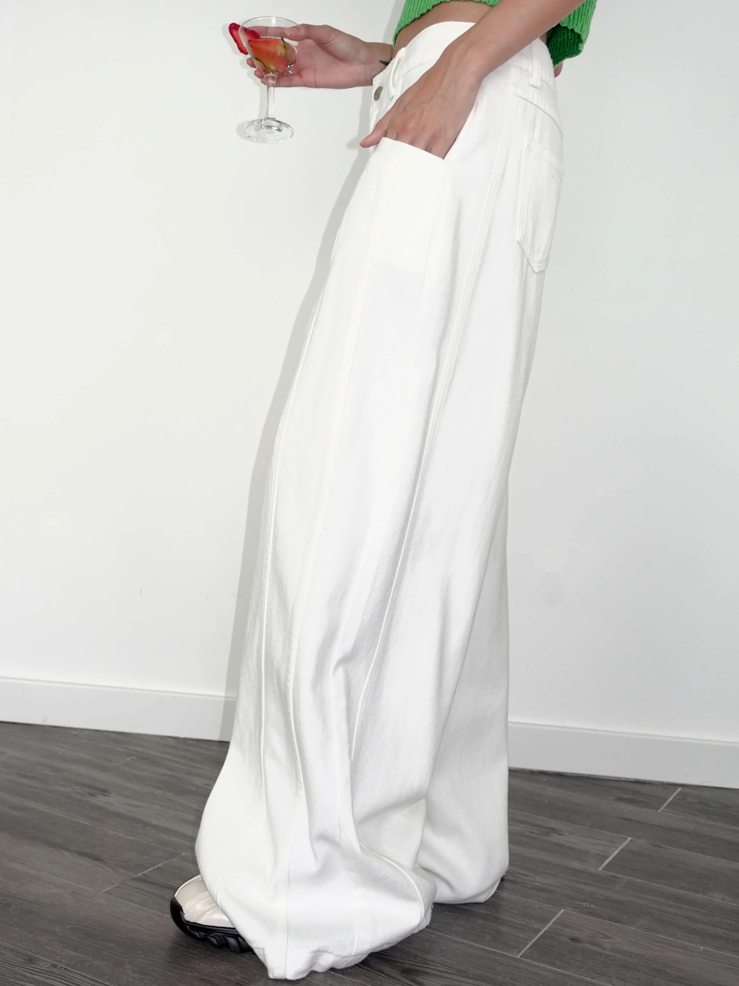 Front Stitch Wide Leg Jeans