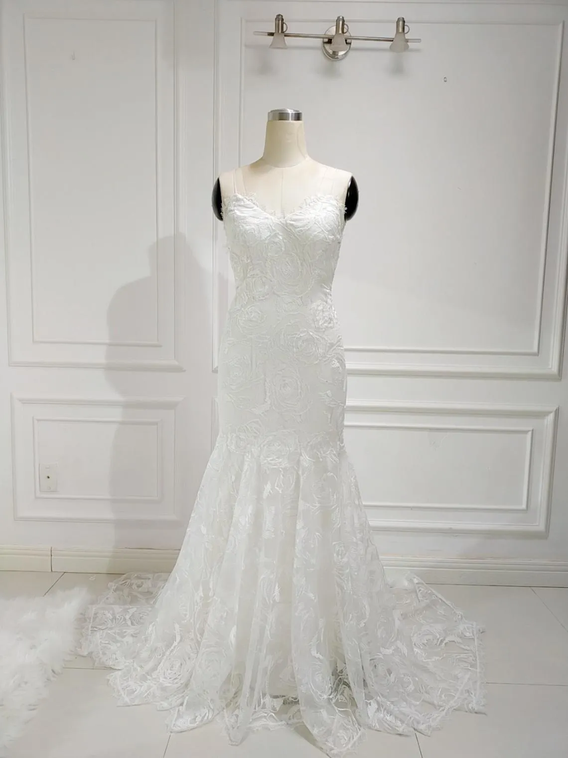 High Quality French Lace Fitted Wedding Dress