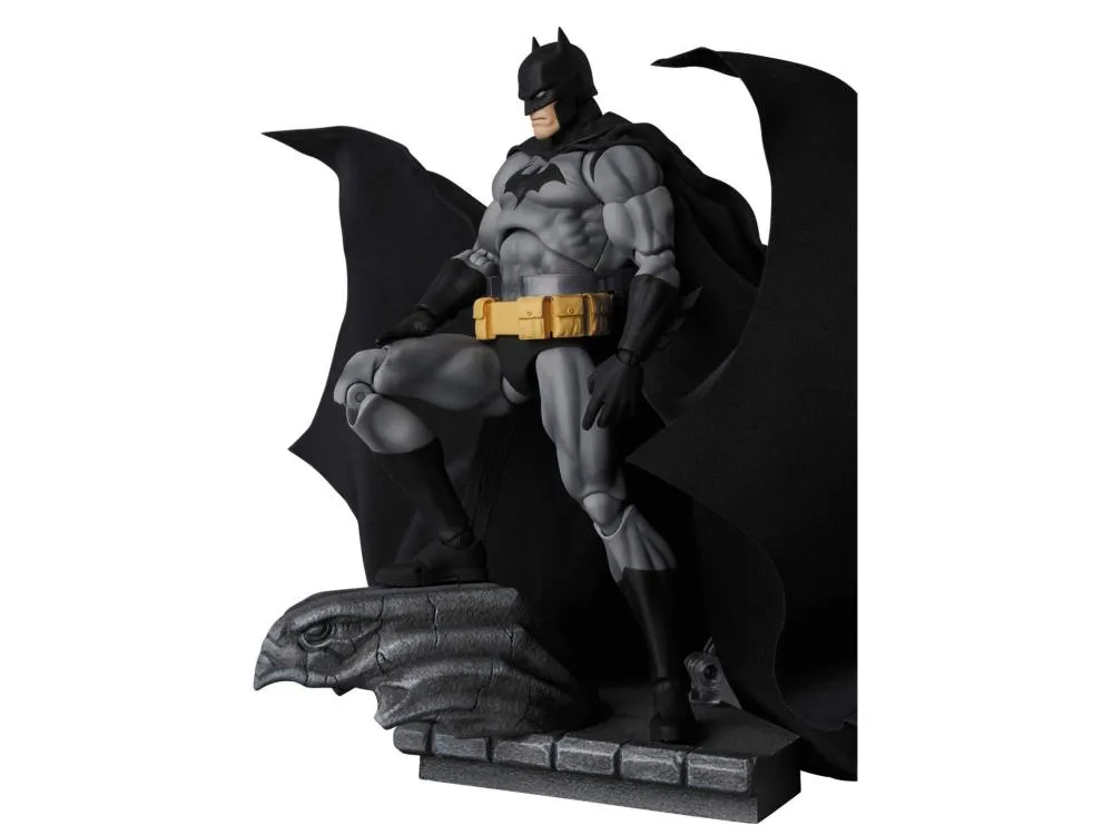 MAFEX No.126 - Batman: HUSH (Black Ver.)