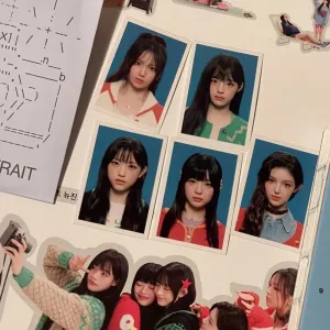 New Jeans 2024 SEASON'S GREETINGS Id Photo 1-inch Photocards