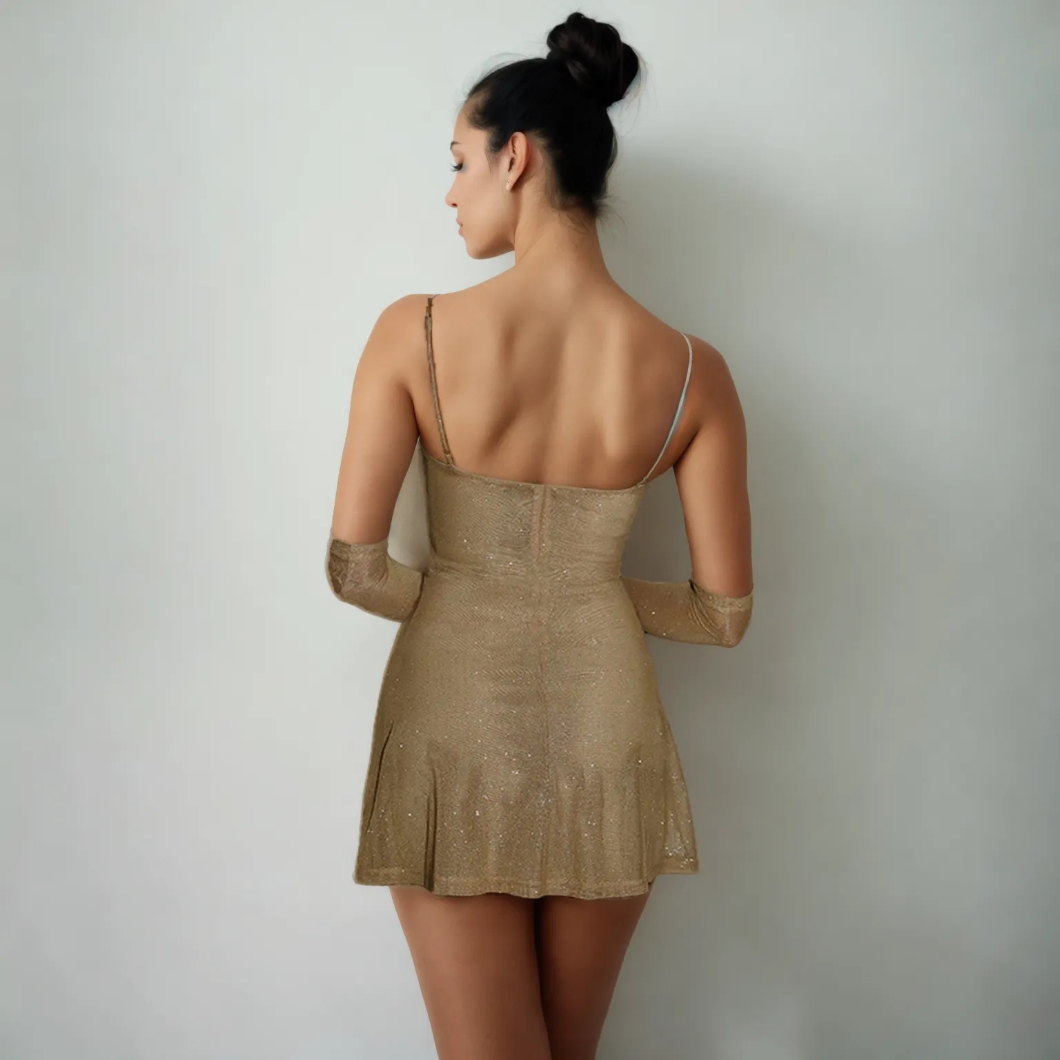 Seductive Shimmer: Halter Slim Fit Split Dress Silhouette