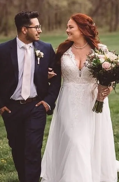 Simple V-neck Plus Size Wedding Dress