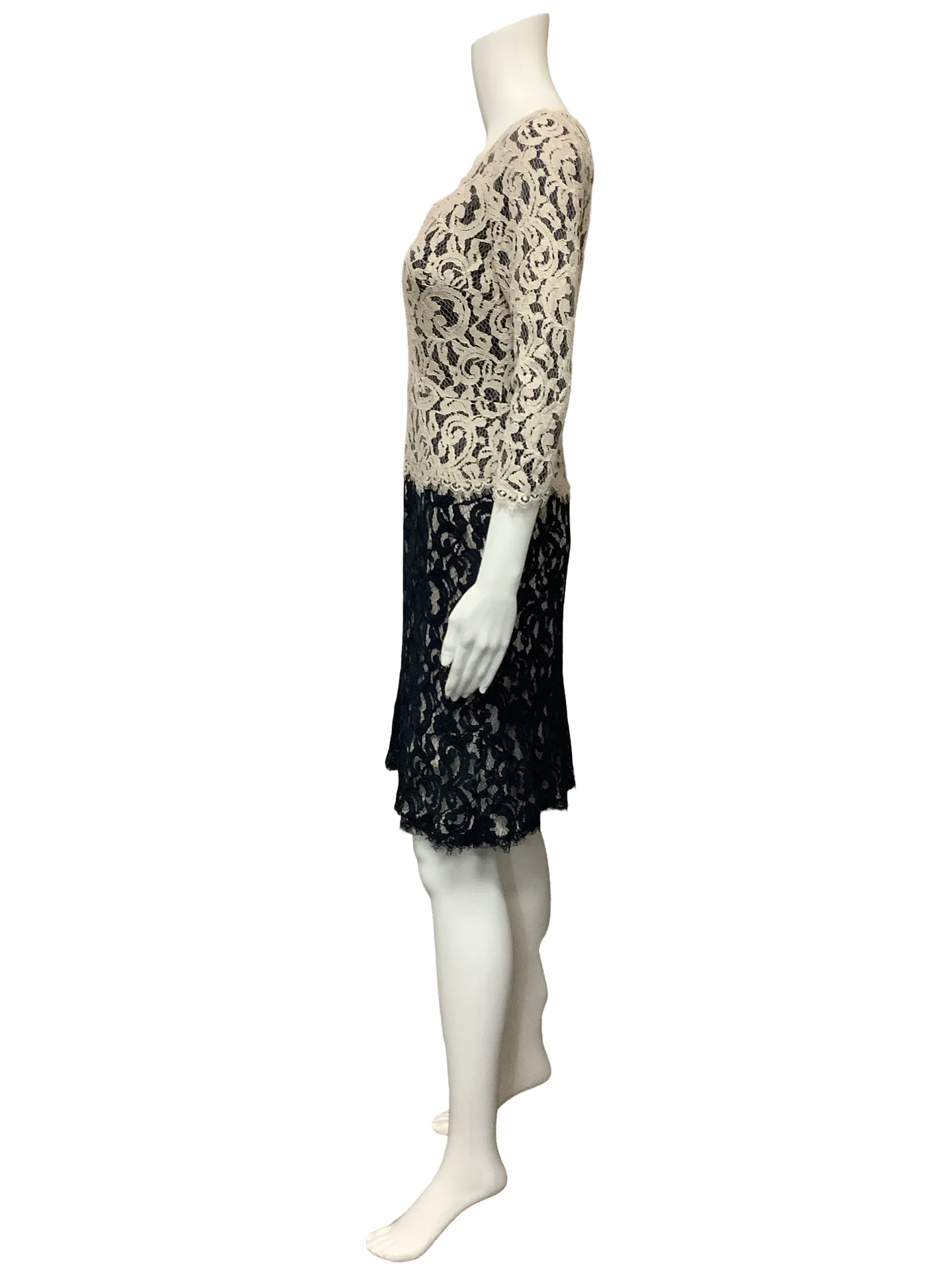 Tadashi Shoji V Neck Midi Length Lace Pattern Dress Size: 6